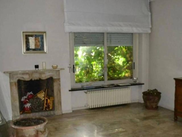 Case e ville in vendita di 631 m² in Via Camagni, 6