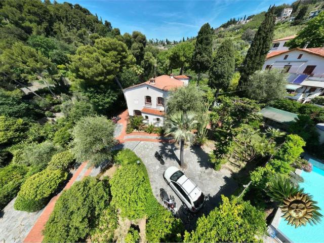 Case e ville in vendita di 631 m² in Via Vincenzo Gioberti, 13