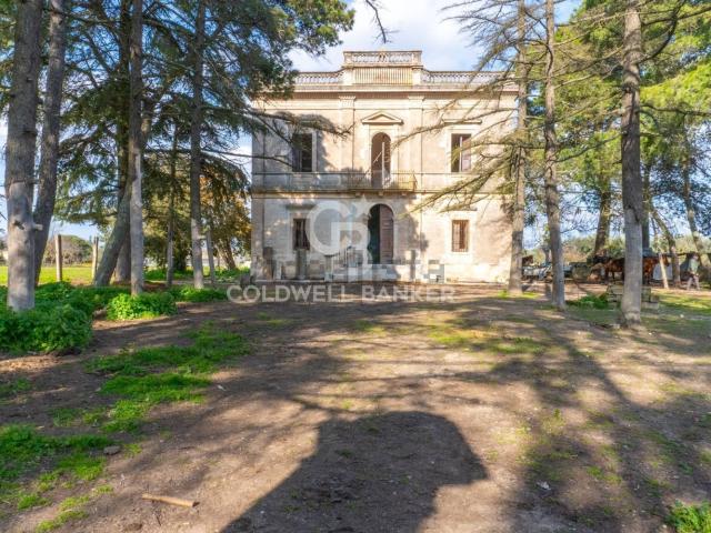 Case e ville in vendita di 632 m² in Via Noci
