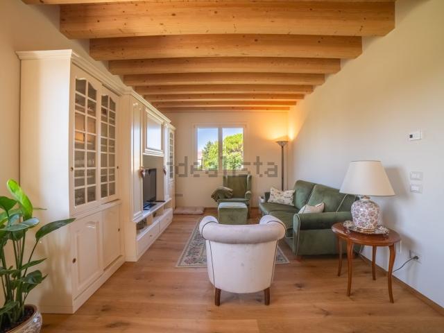 Case e ville in vendita di 634 m² in Via Venier