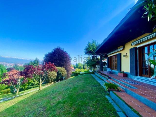 Case e ville in vendita di 634 m² in Strada Val Salice, 227