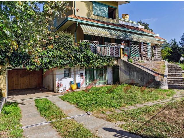 Case e ville in vendita di 638 m² in Via Bergamo