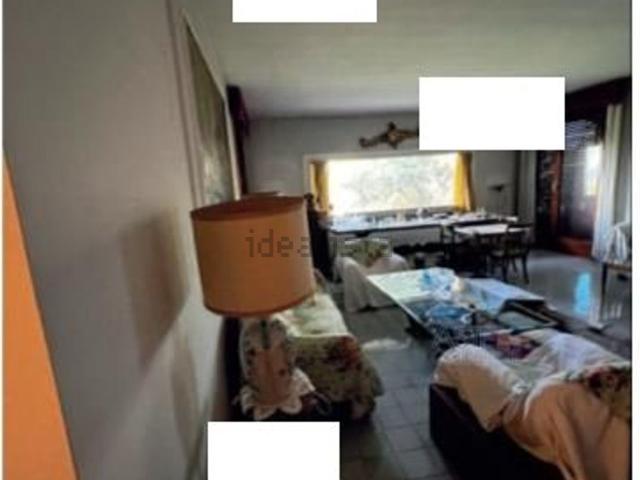 Case e ville in vendita di 638 m² in Viale Sardegna, 40