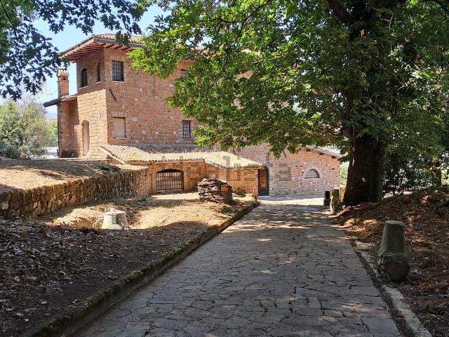Case e ville in vendita di 640 m² in Via di Colle Fiaschetta