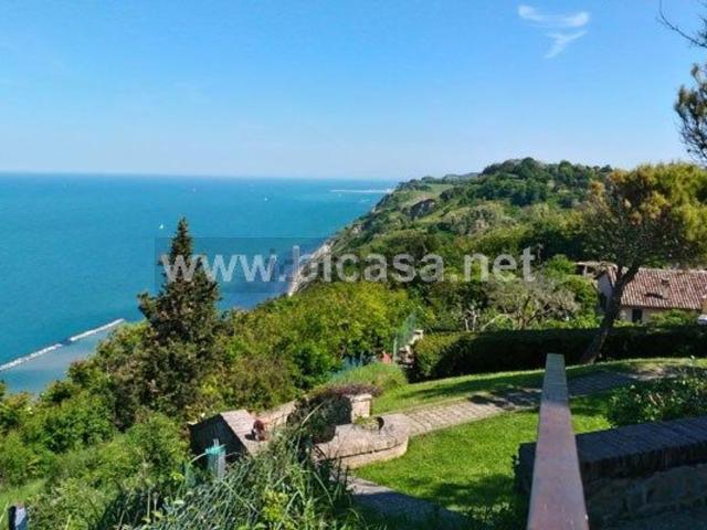 Case e ville in vendita di 645 m² in Strada Provinciale 44, 3