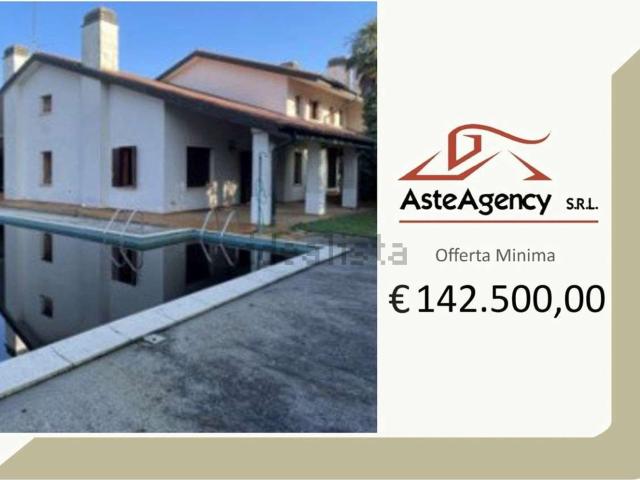 Case e ville in vendita di 649 m² in Via Roma, 10
