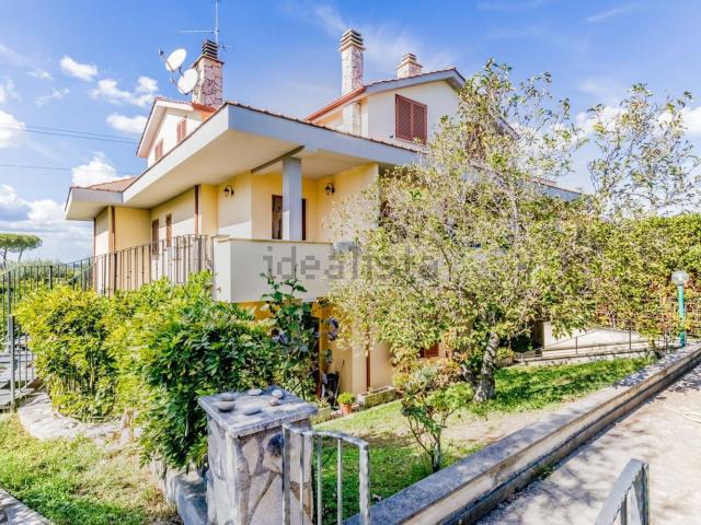 Case e ville in vendita di 650 m²