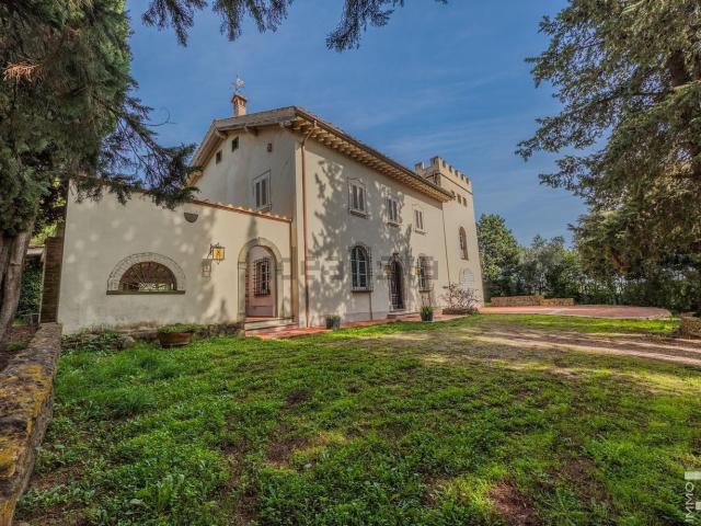 Case e ville in vendita di 650 m² in Via Corniano