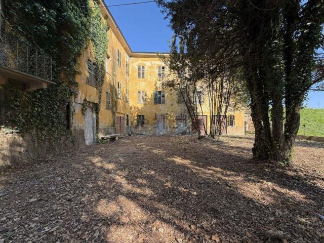 Case e ville in vendita di 650 m² in Via Cavour