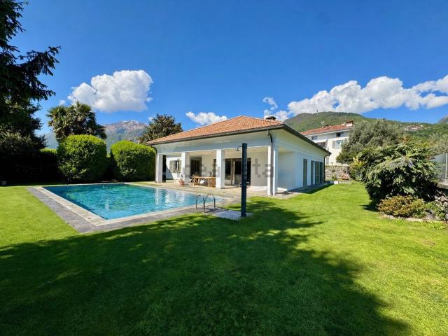 Case e ville in vendita di 650 m² in Via Beata Maddalena di Canossa