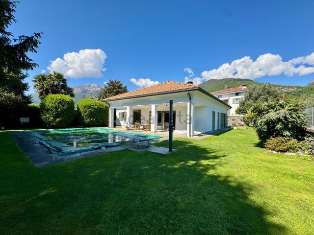 Case e ville in vendita di 650 m² in Via Beata Maddalena di Canossa