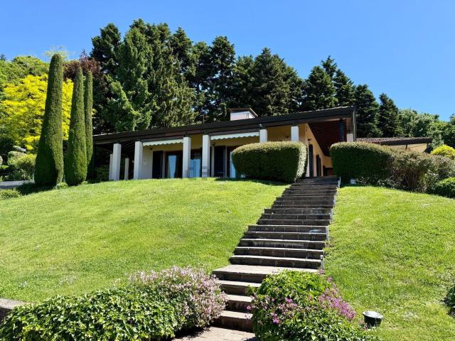 Case e ville in vendita di 650 m² in Via Gaetano Besana, 51
