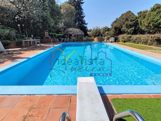 Case e ville in vendita di 650 m² in Via Giovanni XXIII, 28
