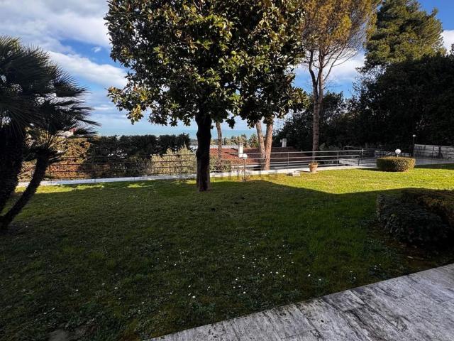 Case e ville in vendita di 650 m² in Via Lago Isoletta