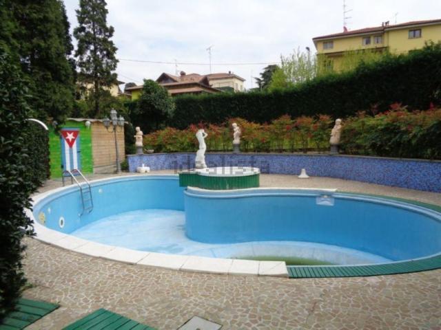 Case e ville in vendita di 650 m² in Via Statale