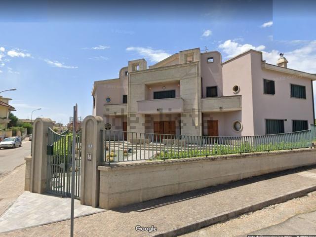 Case e ville in vendita di 650 m² in Via Volpicella