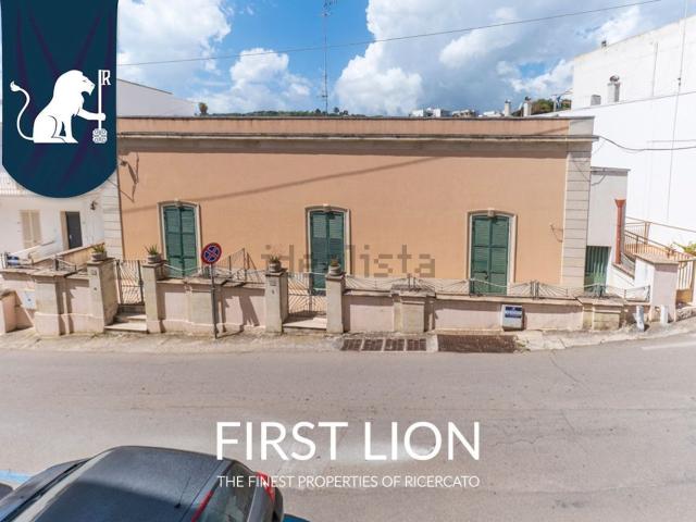 Case e ville in vendita di 650 m² in Via Vittorio Veneto, 7