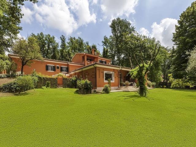 Case e ville in vendita di 650 m² in Largo Olgiata