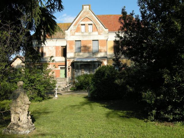 Case e ville in vendita di 650 m² in Strada dei Notari, 5