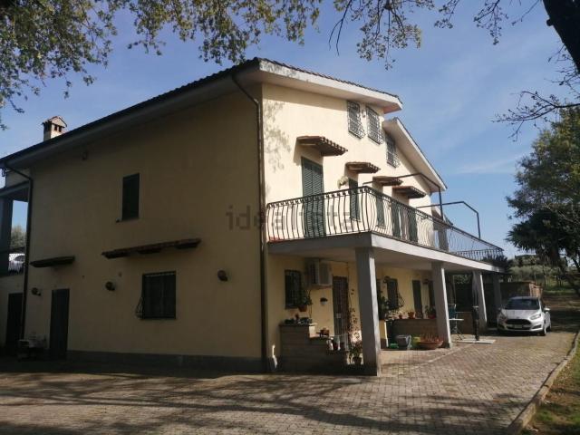 Case e ville in vendita di 653 m² in Via Settevene Palo