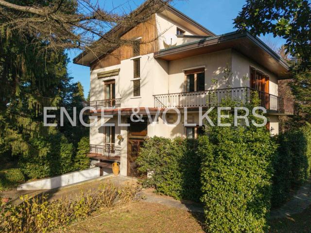 Case e ville in vendita di 653 m² in Via Teramo, 4