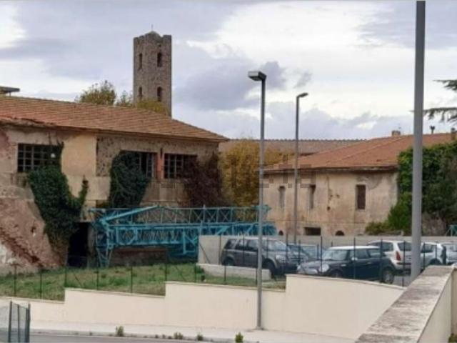 Case e ville in vendita di 654 m² in Piazza XXIV Maggio