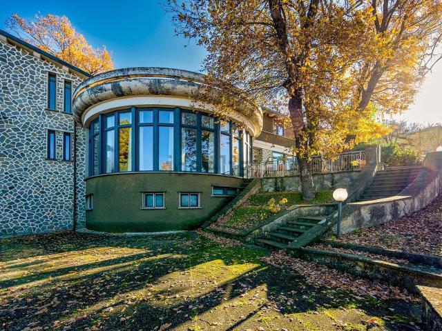 Case e ville in vendita di 655 m² in Via Le Serre