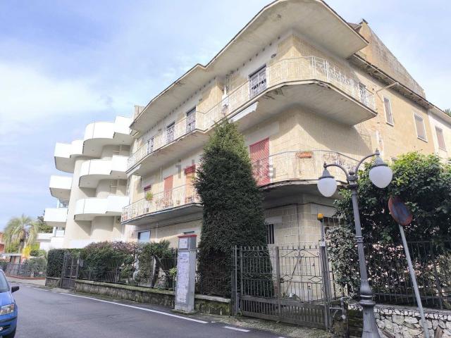 Case e ville in vendita di 657 m² in Via Nazionale, 1