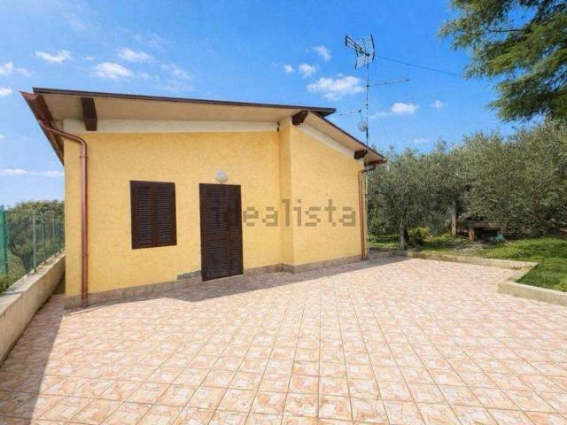 Case e ville in vendita di 65 m² in Via del Ponte di Pantano