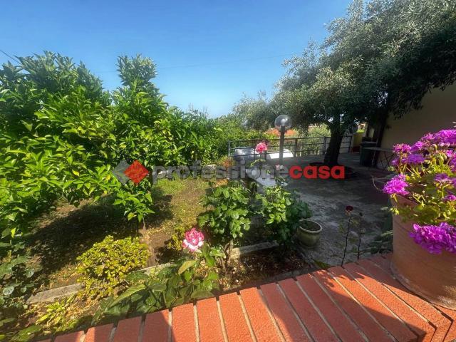 Case e ville in vendita di 65 m² in Via n. Martoglio, 7
