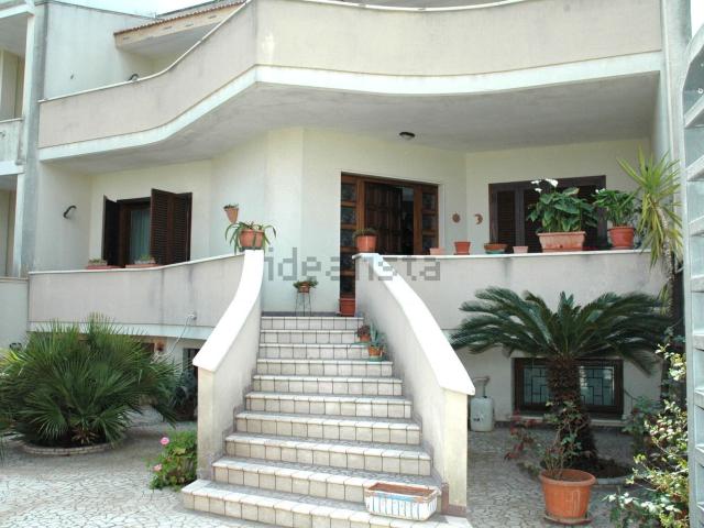 Case e ville in vendita di 663 m² in Via Salvatore Quasimodo, 20