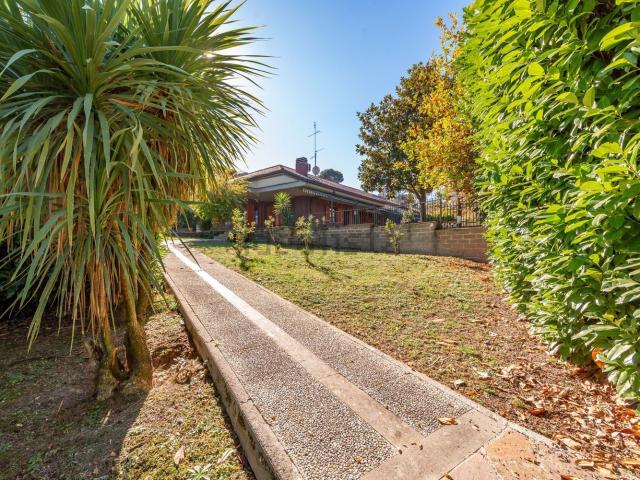 Case e ville in vendita di 665 m² in Viale Vittorio Veneto
