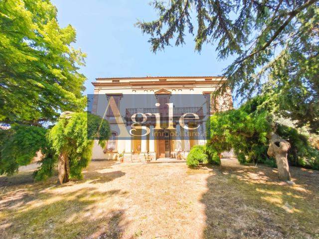 Case e ville in vendita di 667 m² in Via San Giuseppe, 38