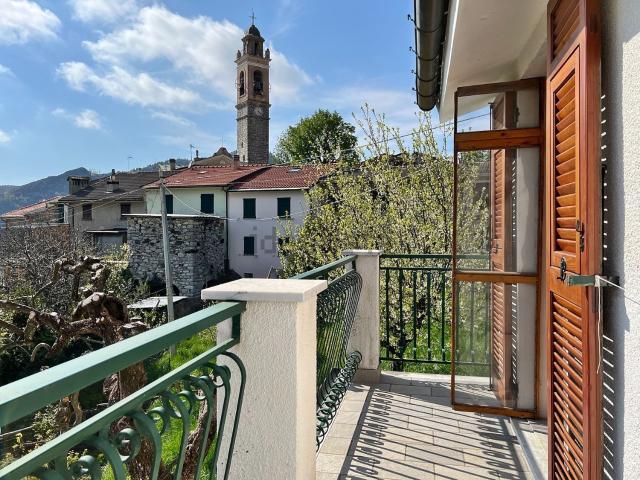 Case e ville in vendita di 66 m² in Via Arzeno, 72