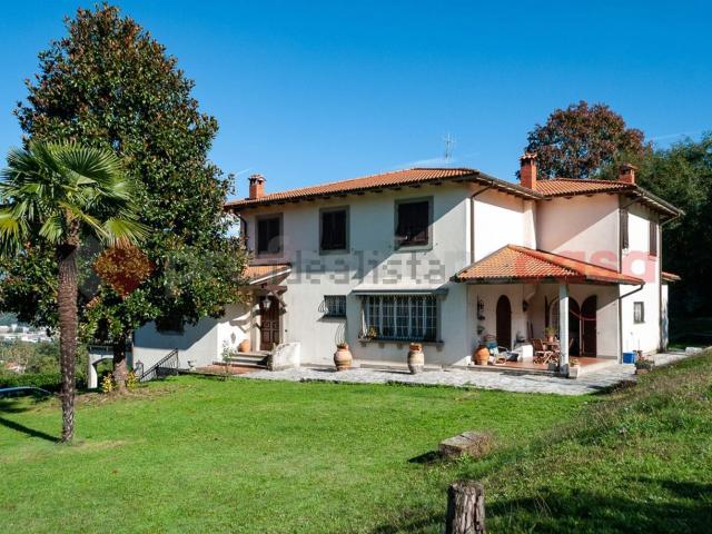 Case e ville in vendita di 670 m²