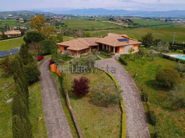 Case e ville in vendita di 670 m² in Via delle Ginestre