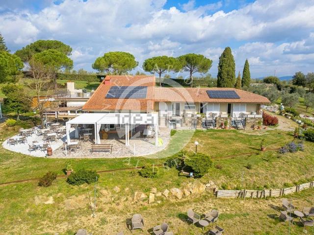 Case e ville in vendita di 671 m²