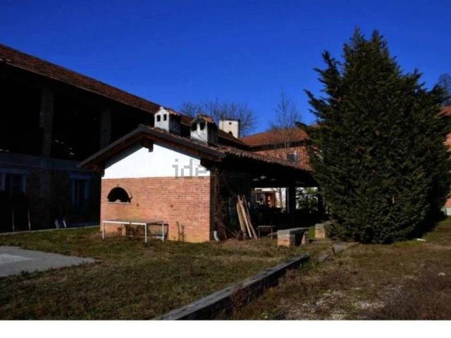 Case e ville in vendita di 671 m² in Via San Croce, 2