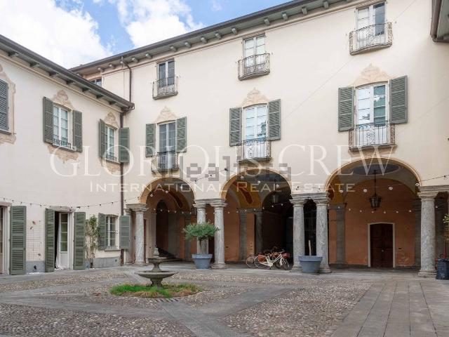 Case e ville in vendita di 674 m² in Via 1º Maggio, 83
