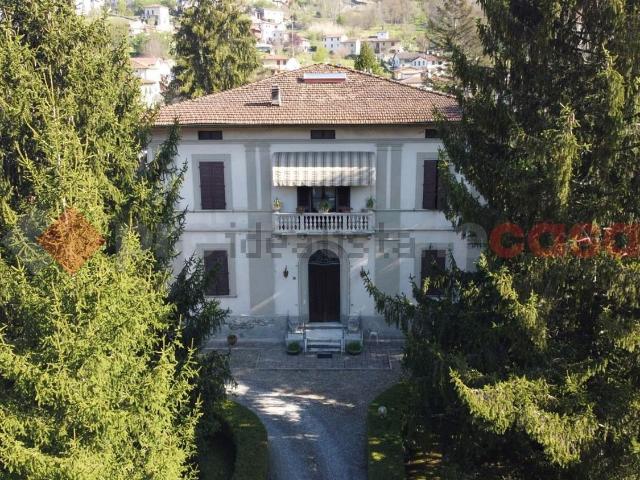 Case e ville in vendita di 680 m² in Viale Nazionale, 141