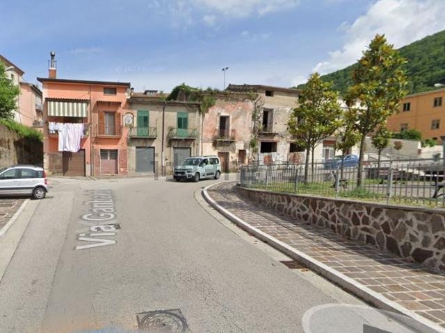 Case e ville in vendita di 685 m² in Via Garibaldi
