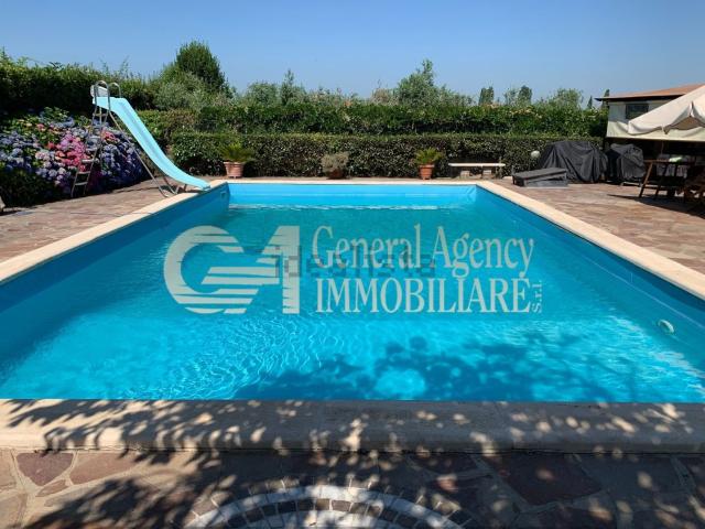 Case e ville in vendita di 692 m² in Via Mazzamagna