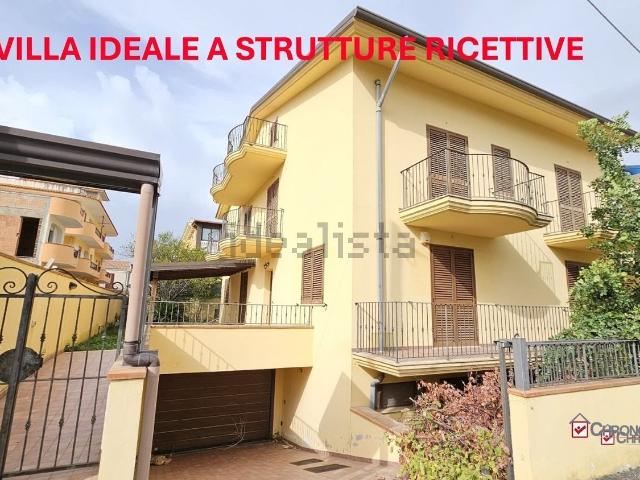 Case e ville in vendita di 692 m² in Via Torrecampagna