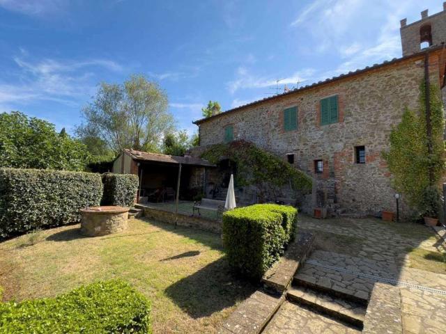 Case e ville in vendita di 695 m²
