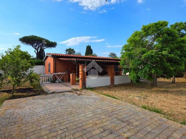 Case e ville in vendita di 73 m² in Via delle Mimose, 4