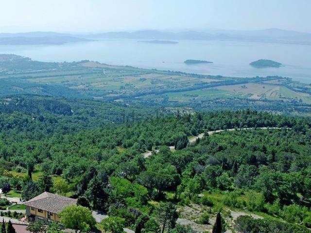 Case e ville in vendita di 700 m²