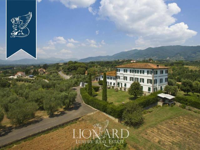 Case e ville in vendita di 700 m²