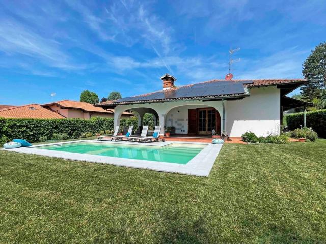 Case e ville in vendita di 700 m² in Via Aldo Moro, 9