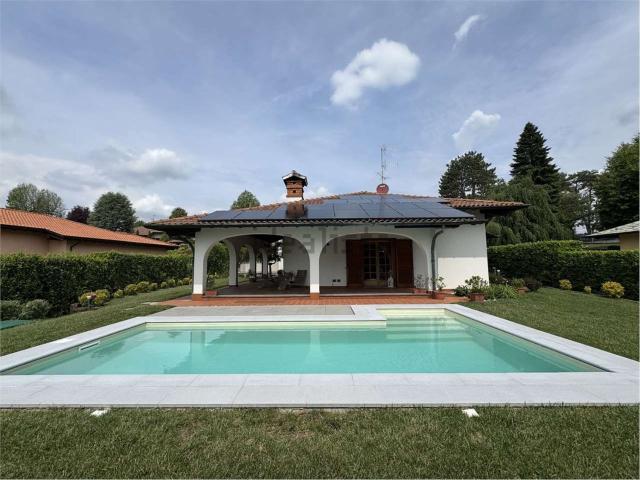 Case e ville in vendita di 700 m² in Via Aldo Moro, 9