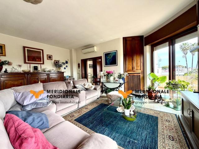 Case e ville in vendita di 700 m² in Via Guglielmo Marconi, 97